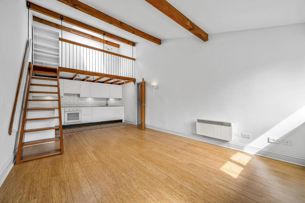 Apartment in London - View 5