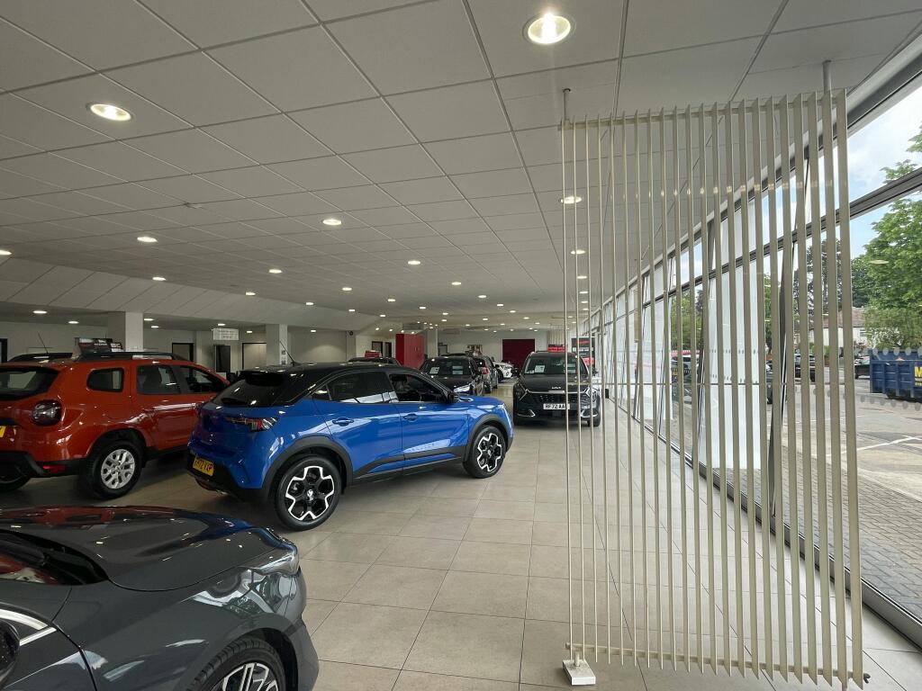 Showroom 3.jpg