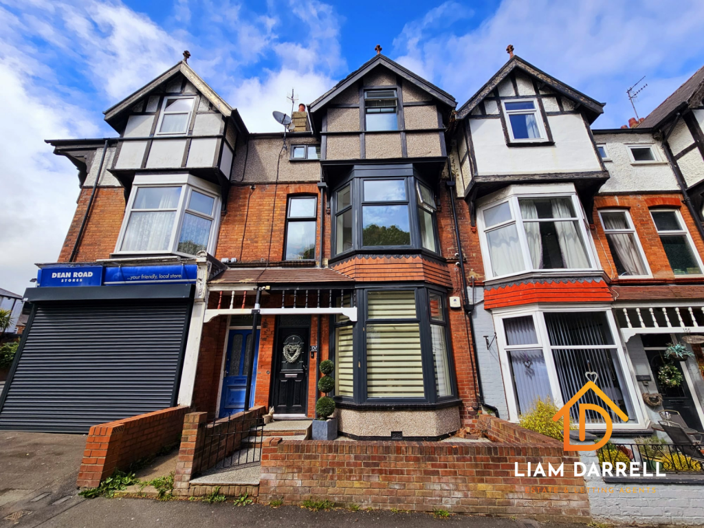 5-bed terraced on Dean Road, Scarborough, North Yorkshire, £240,000