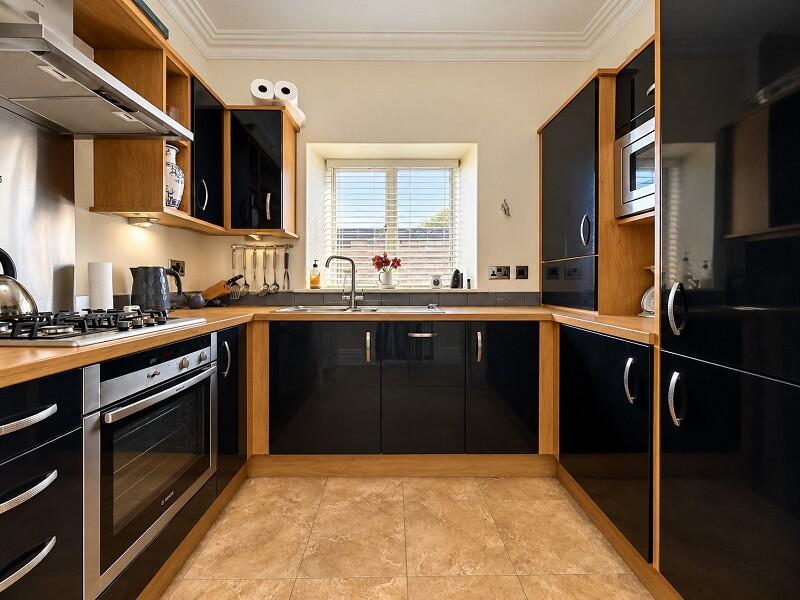 Apartment in Cardiff, Pont-y-Clun - View 4