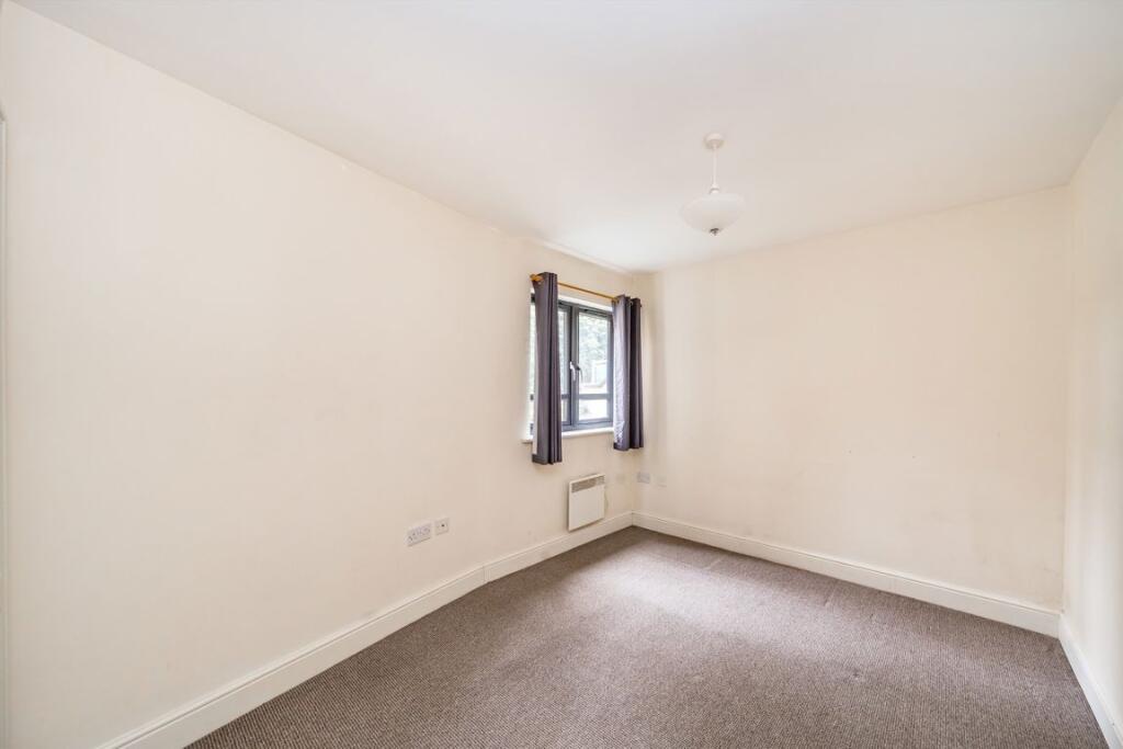 Apartment in Harrow - View 5