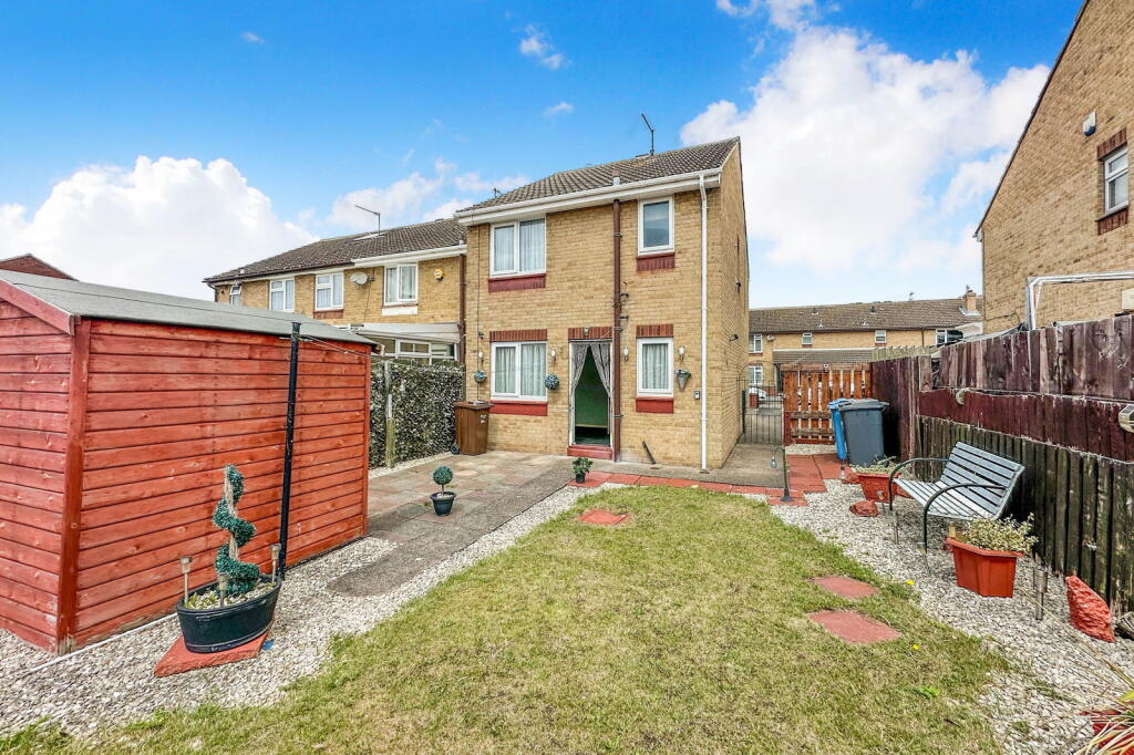 Massey Close, Hull, HU3 – další