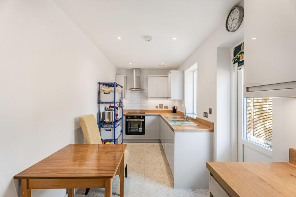 House in Twickenham - View 4