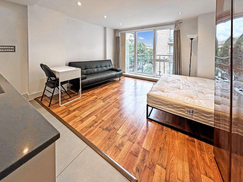 Studio flat for rent