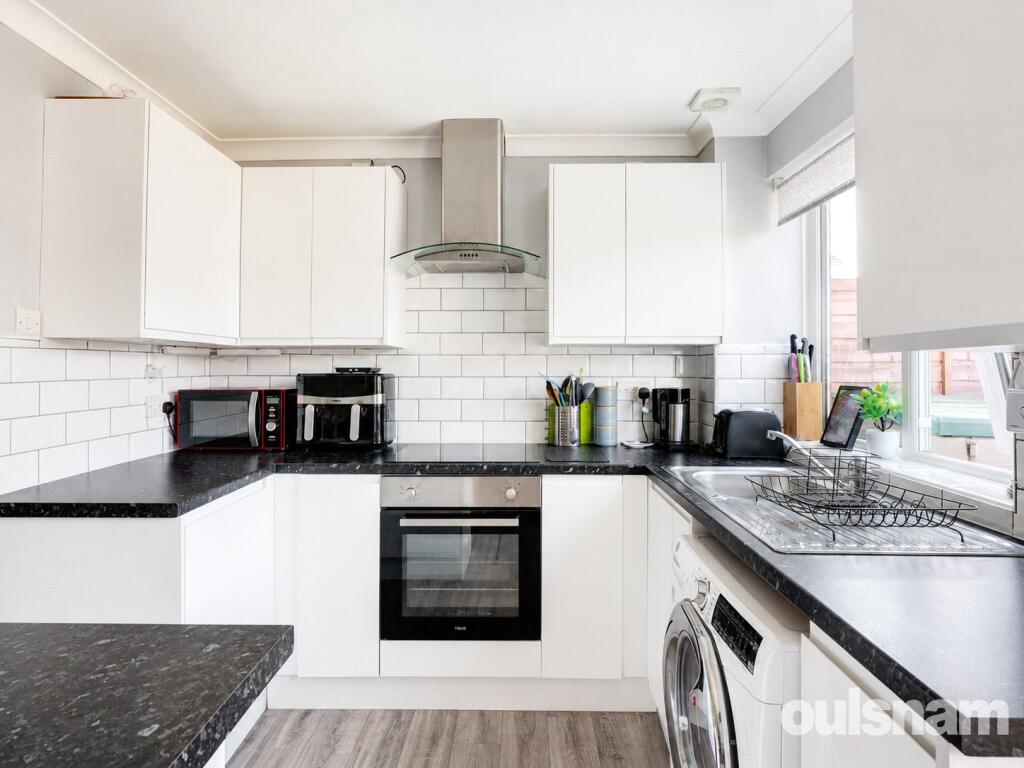 Ledwych Road, Droitwich, Worcestershire, WR9 - View 4