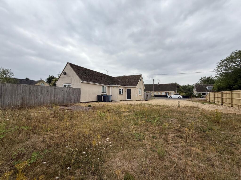 Main image of property: Lawton Avenue, Carterton, Oxfordshire, OX18