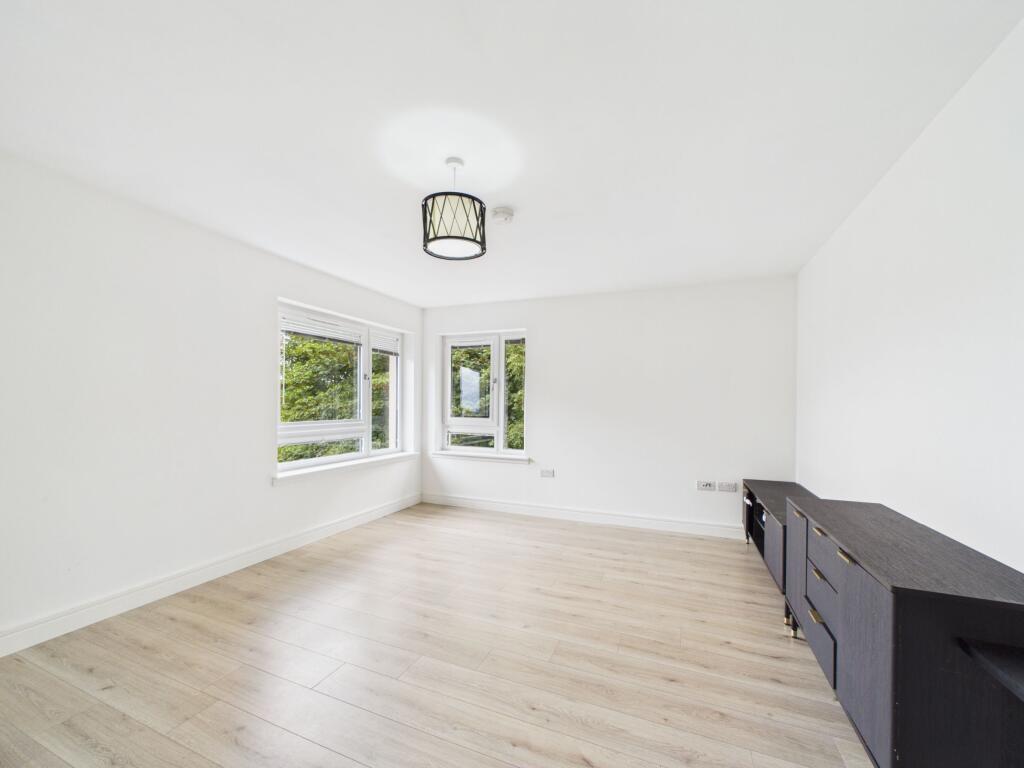 Apartment in Hamilton, Low Waters - View 2