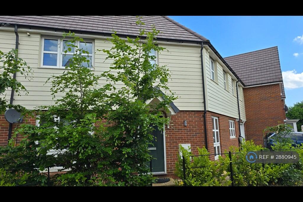 Main image of property: Farleigh Drive, Aylesbury, HP18