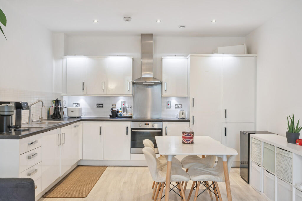 Salvisberg Court, Welwyn Garden City, photo 2