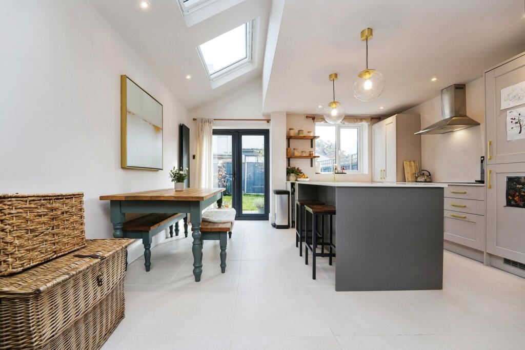 House in Cheltenham, Sandford, Montpellier - View 4