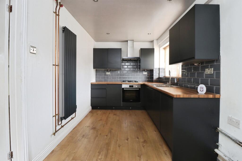 House in Northampton, North Northamptonshire - View 4