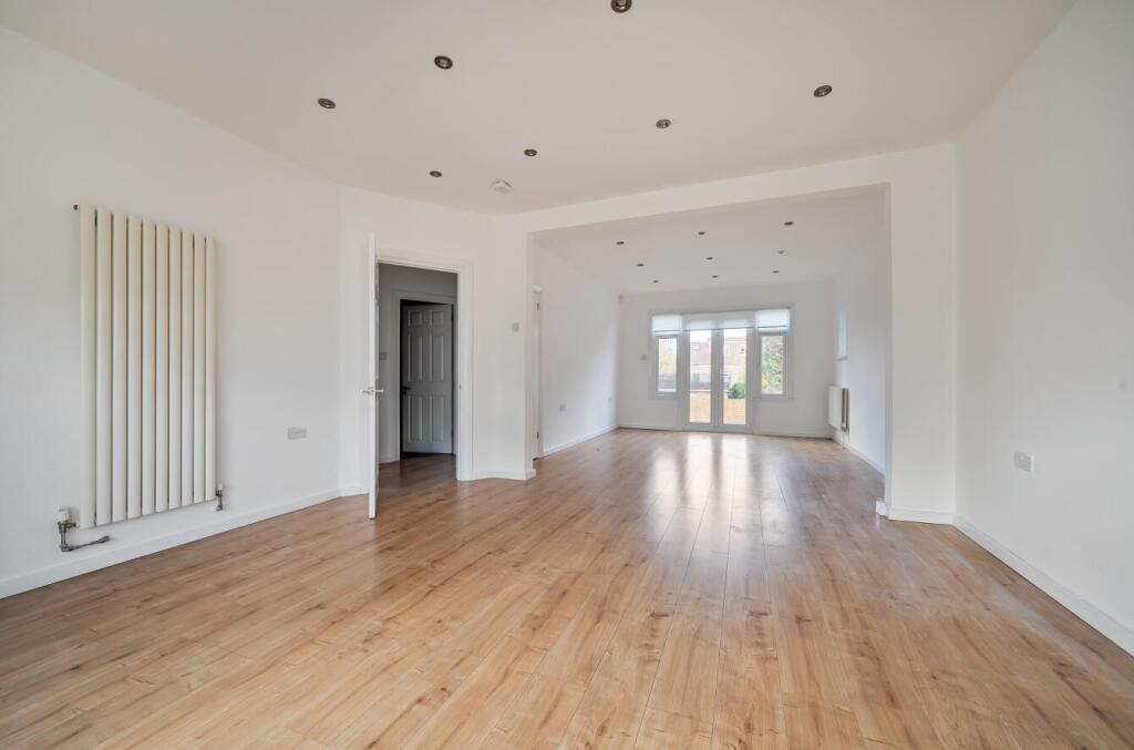 House in London, West Finchley - View 5