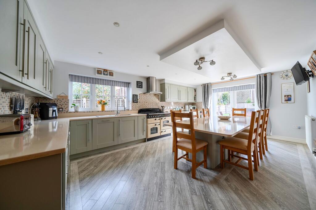 House in Eastchurch, Kingsborough - View 4