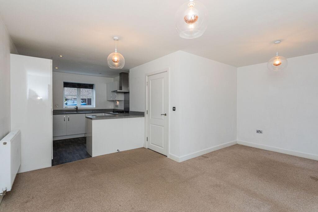 Aspen Close, Bolton, BL1 photo 5