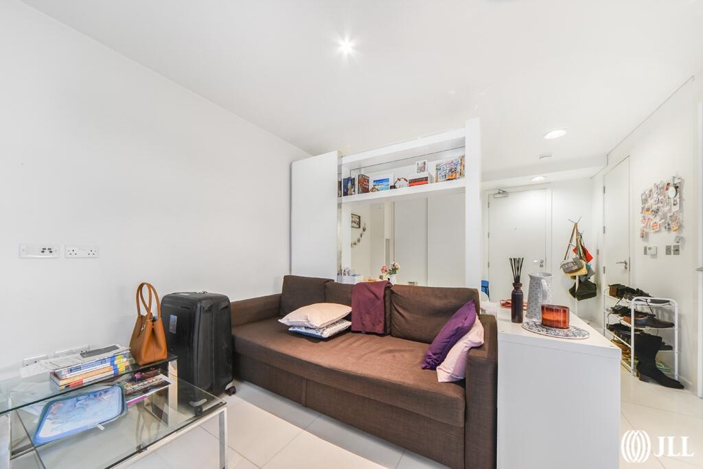 Apartment in London, St John's Estate, Isle of Dogs - View 5