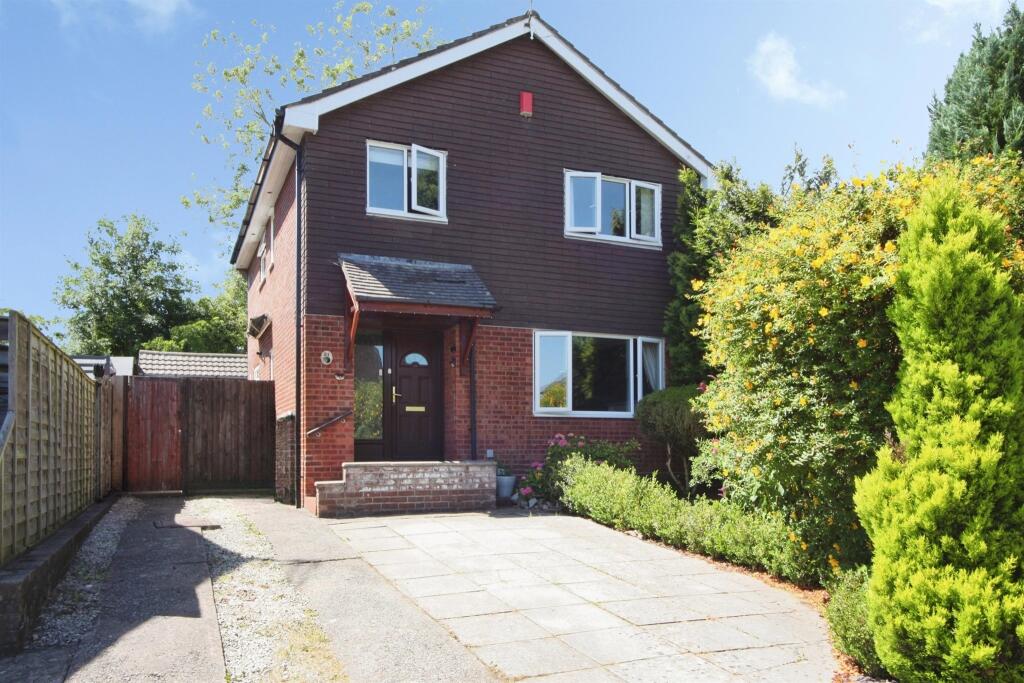 Main image of property: Rhiwlas, Thornhill, Cardiff
