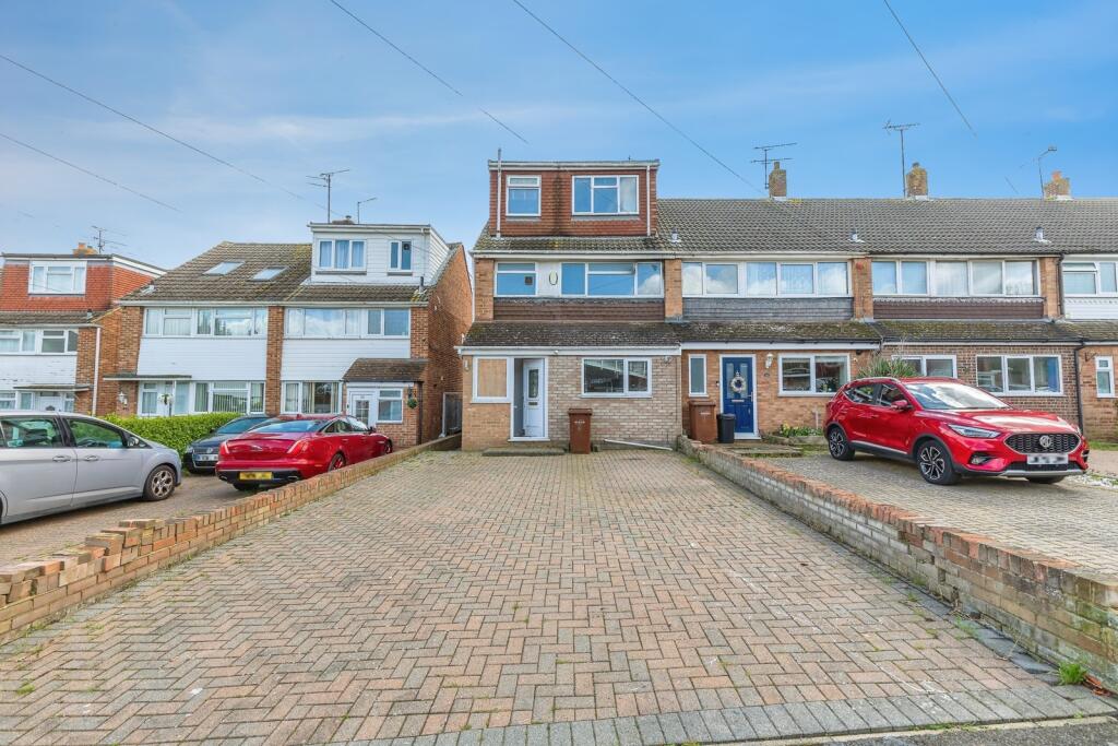 Main image of property: Chestfield Close, Rainham, Gillingham, Kent, ME8