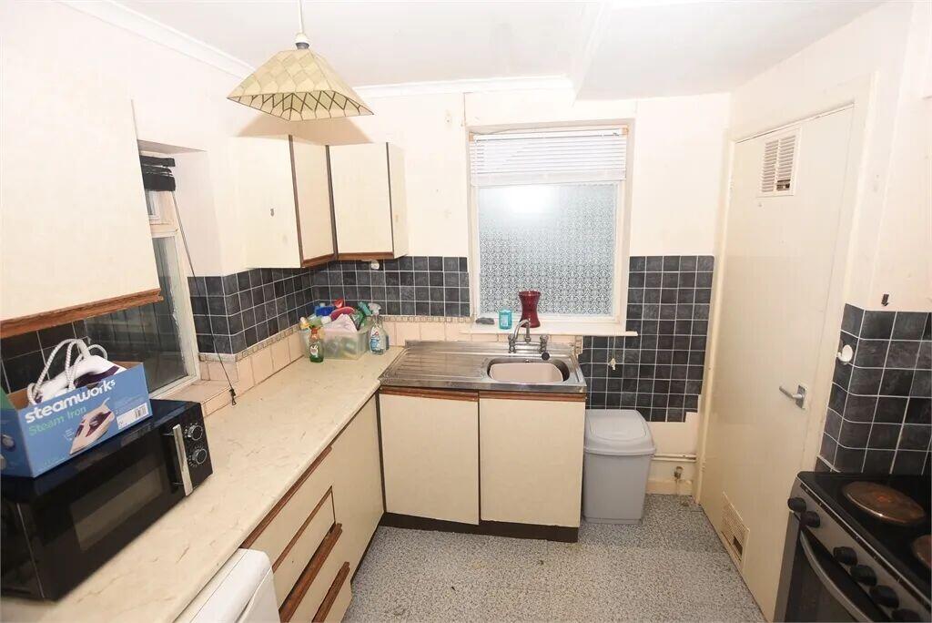 Sandringham Road, Buckland, Newton Abbot, Devon.  photo 3