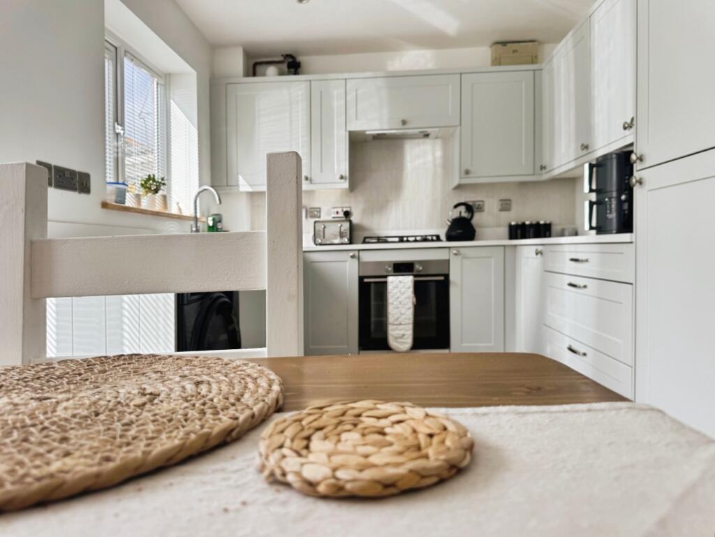 House in Hendy, Llanedi - More