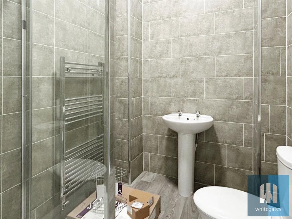 House in Huddersfield - View 4