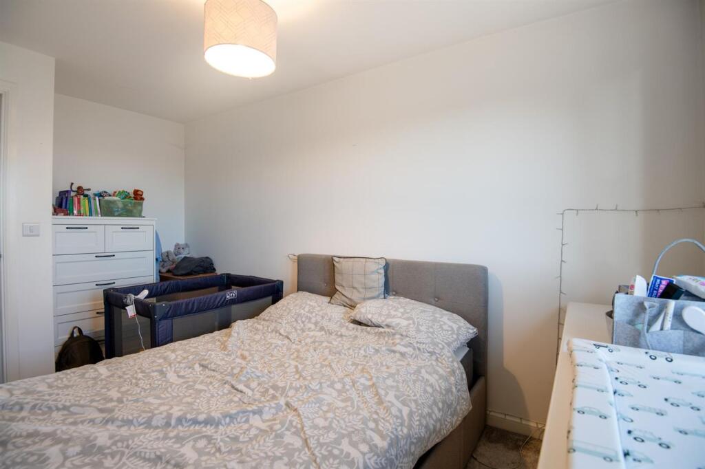 Irthlingborough Road North, Wellingborough, NN8 - More