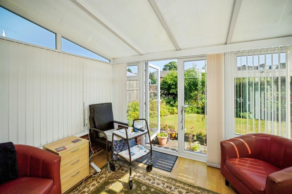 House in Wirral, Liverpool City Region - View 5