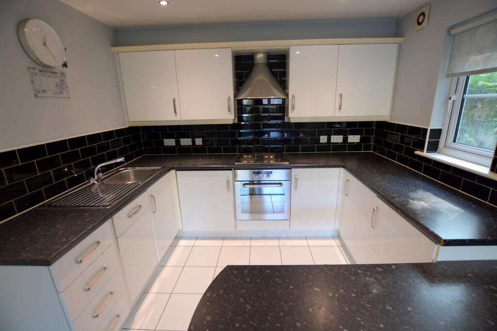Apartment in Tameside, Newton Wood - View 5