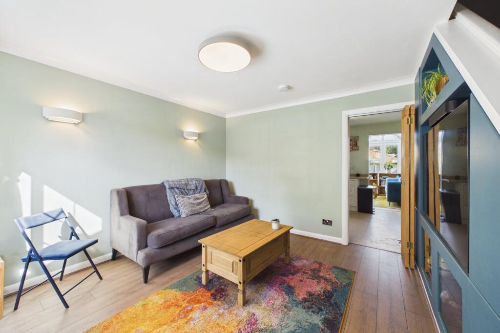 House in Rushmoor, Sandy Lane, Farnborough - View 2