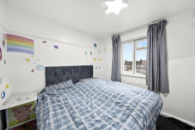Gonville Crescent, Northolt photo 5