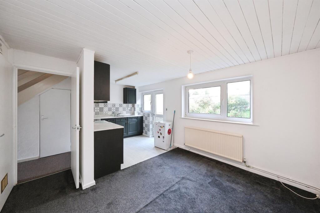 House in Derbyshire Dales, Darley Dale - More