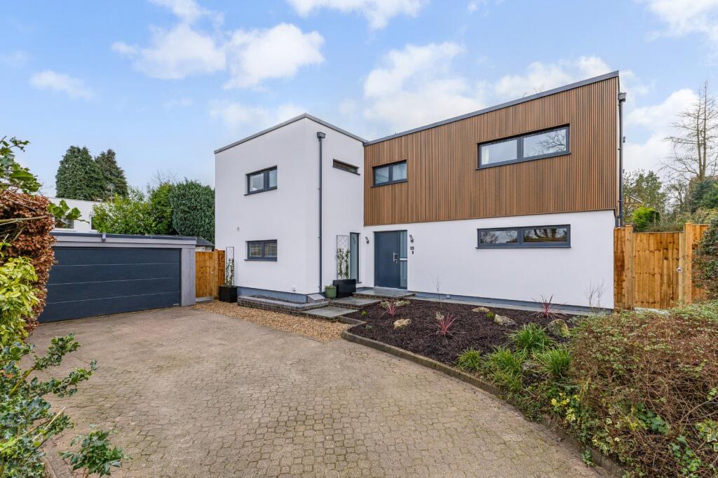 Main image of property: Moreton End Lane, Harpenden, Hertfordshire