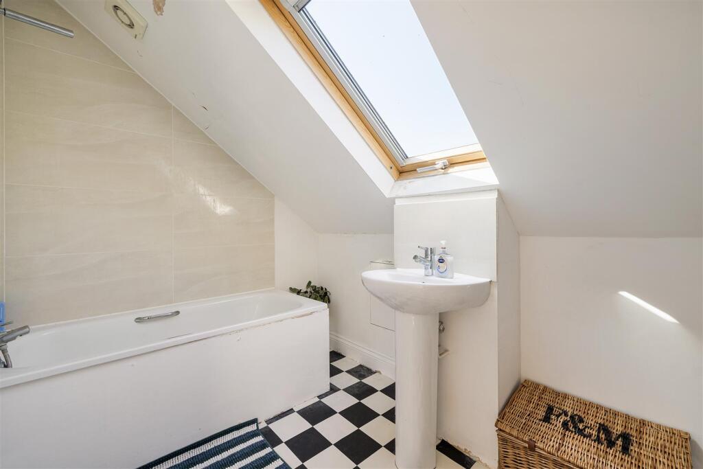 Apartment in London, Chapel End, Walthamstow - View 6