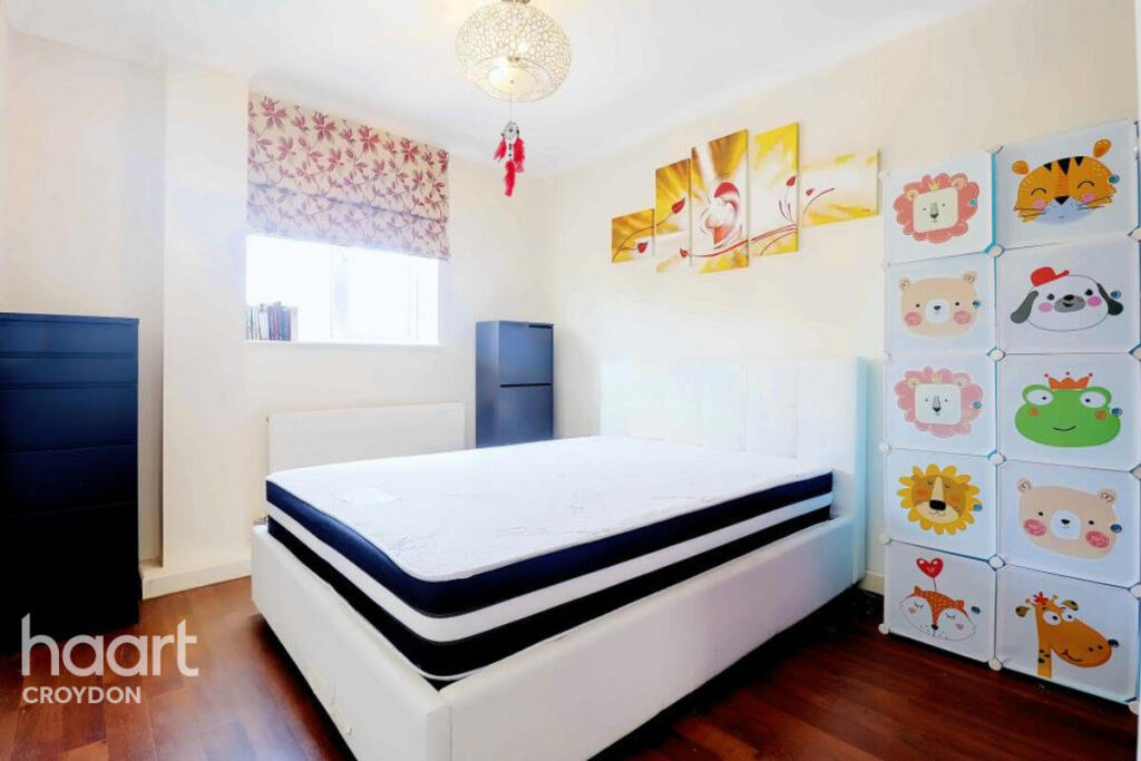 Apartment in Croydon - View 4