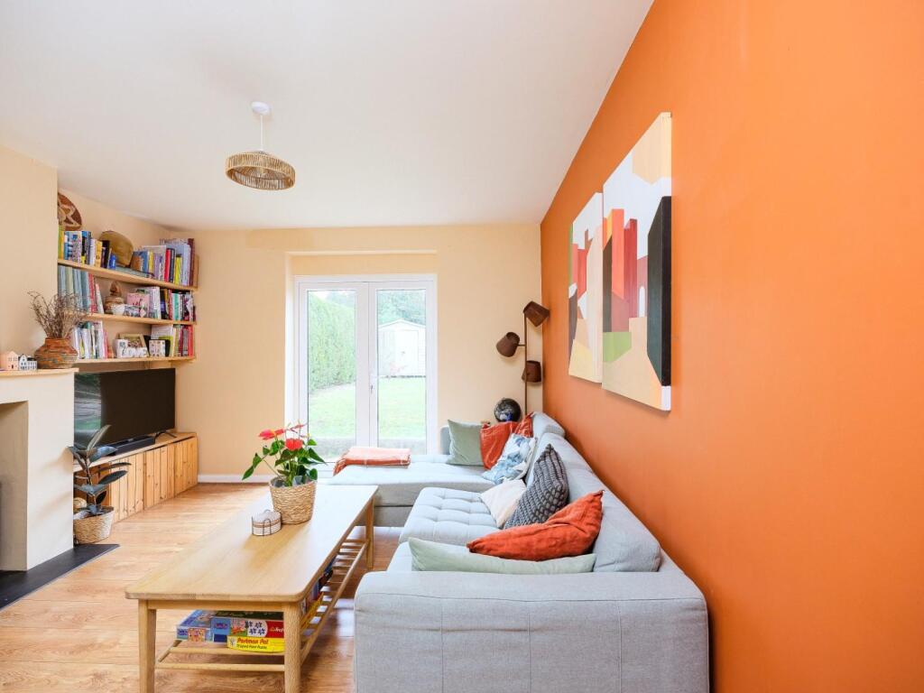 House in Bristol, Knowle Park, Knowle - More