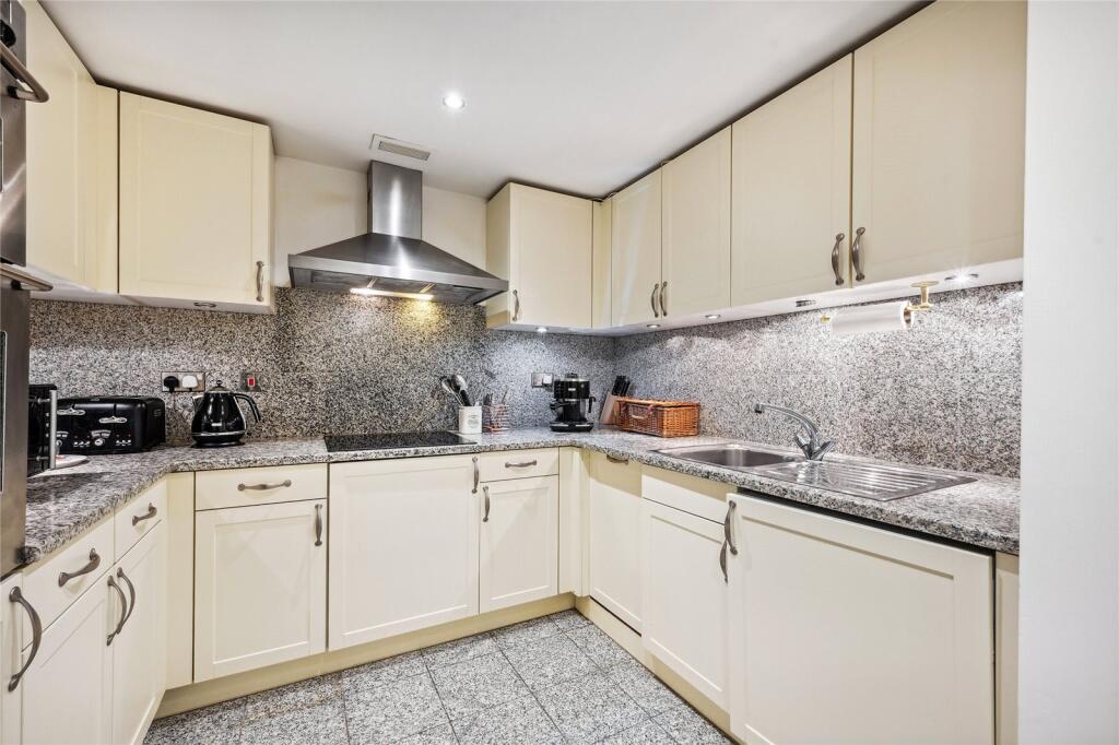 Apartment in London - View 4