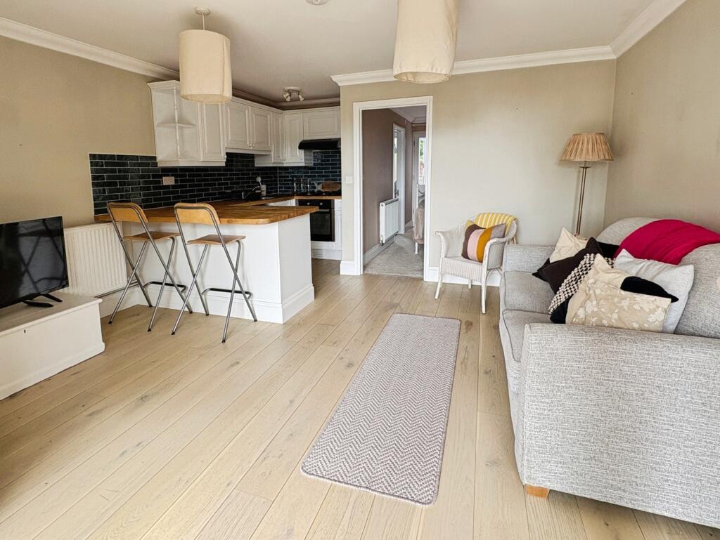 Terrace Lane, Freshwater, Isle of Wight photo 3