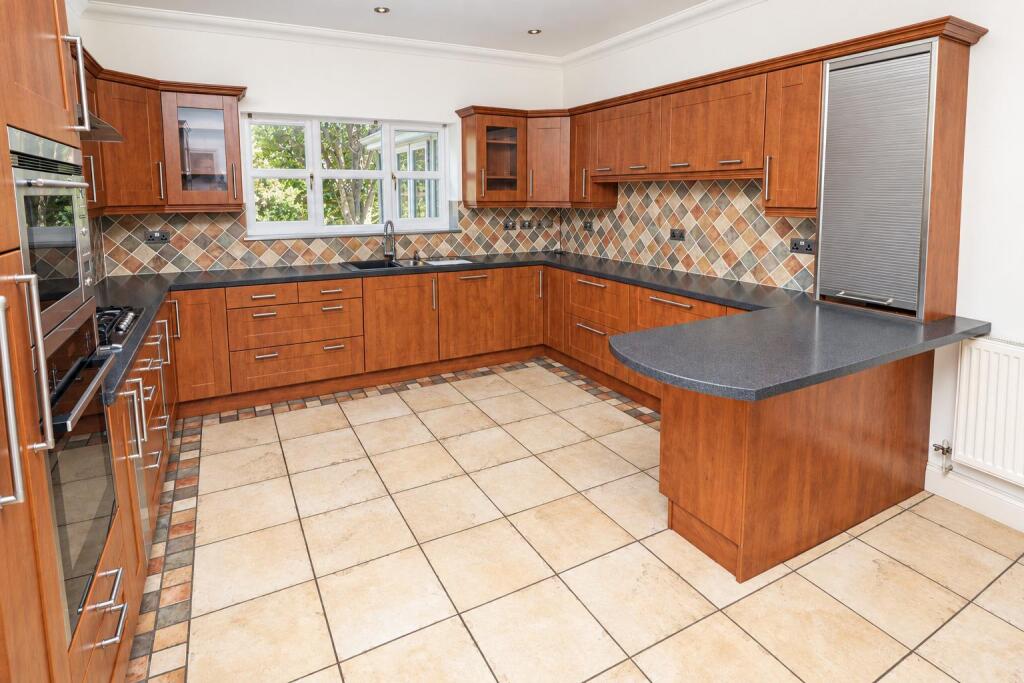 House in Rushden, North Northamptonshire - View 4