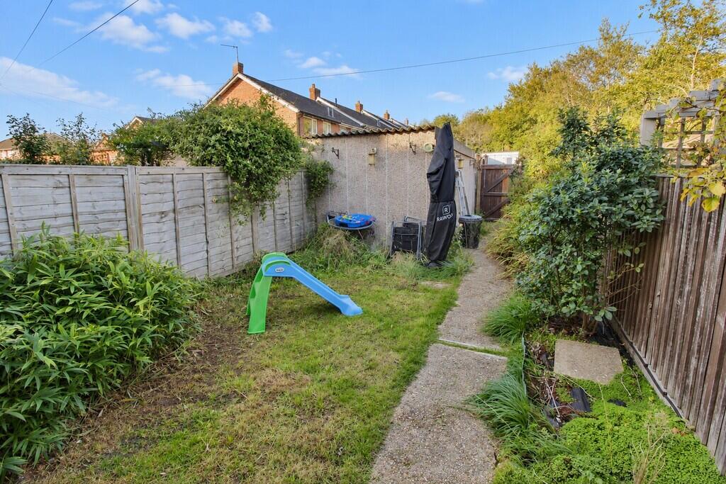 Southampton Road, Watersedge Park photo 2