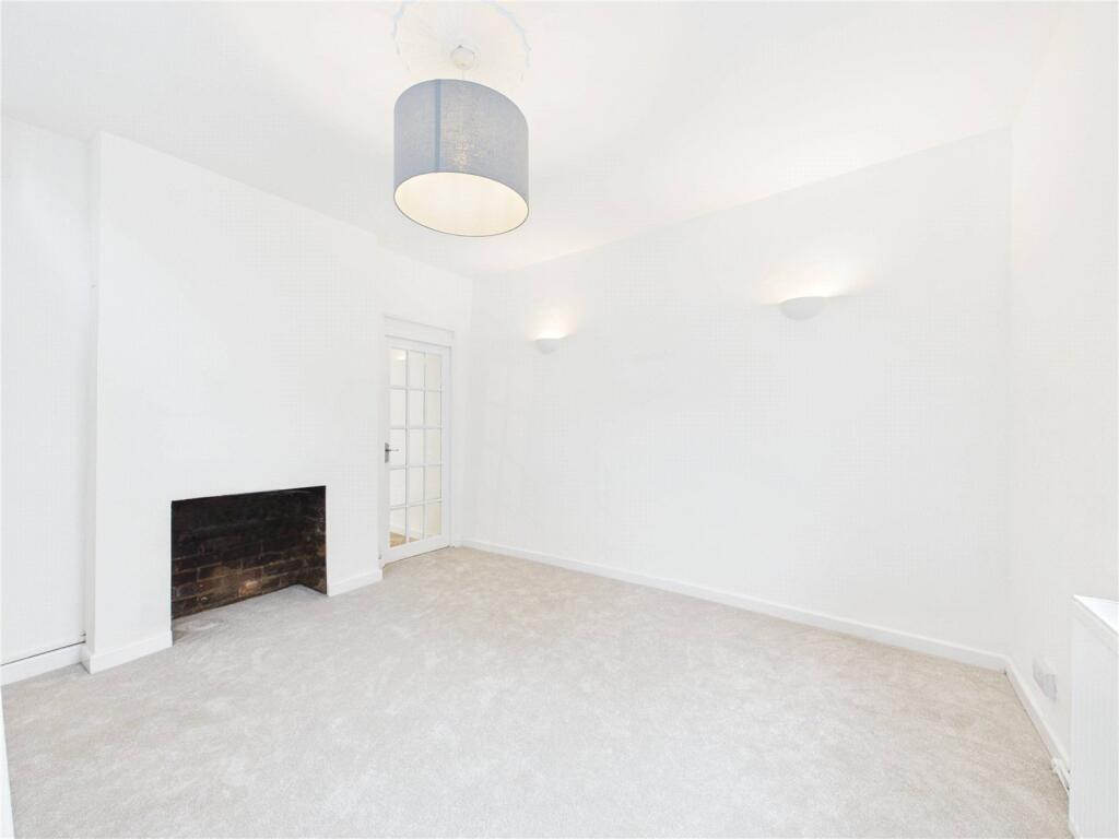 House in Bristol, Hanham - More