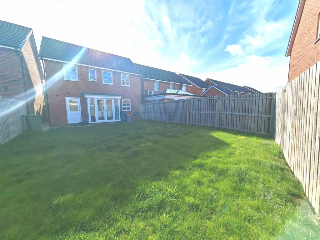 12, Wollaston Way photo 4