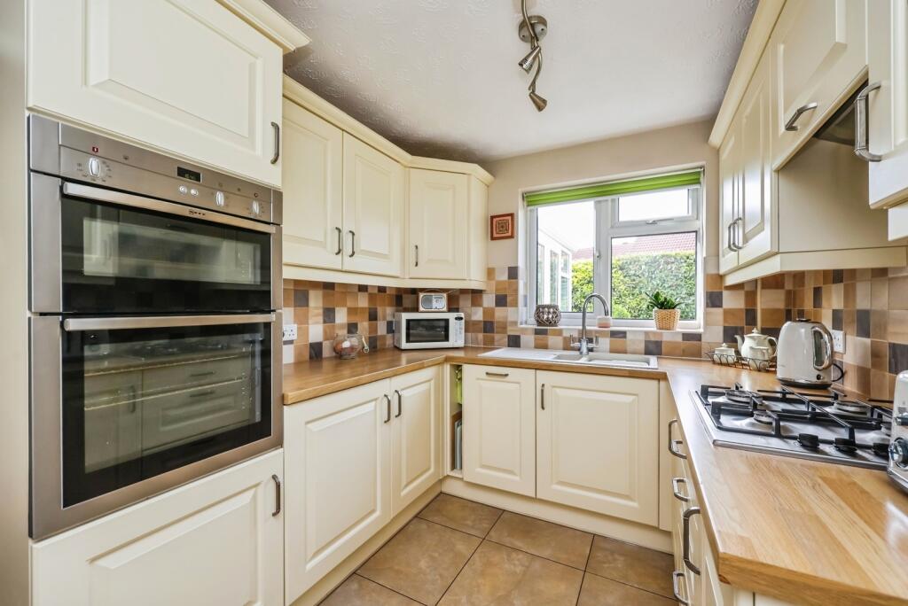 House in Nottingham, Assarts Farm Estate, Nuthall - View 2