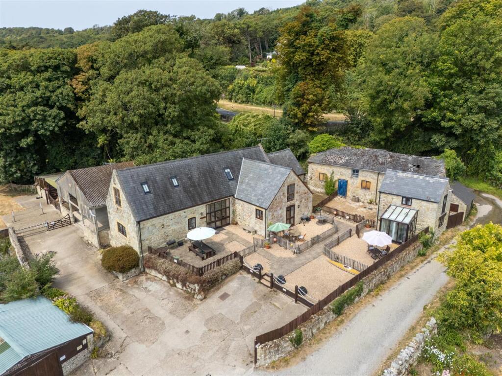 House in Ventnor, St Lawrence - View 4