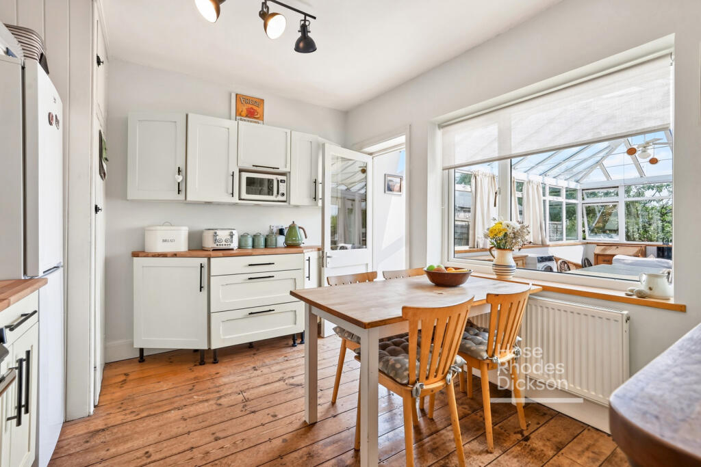 House in Newport, Parkhurst - More