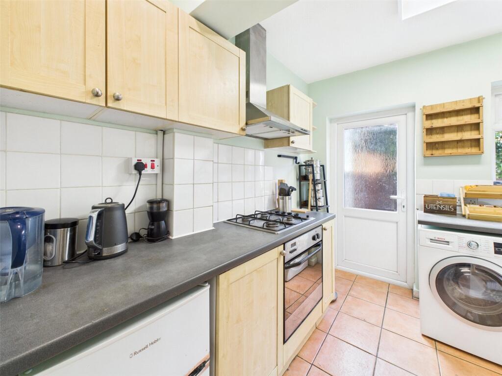 House in Gloucester - View 4