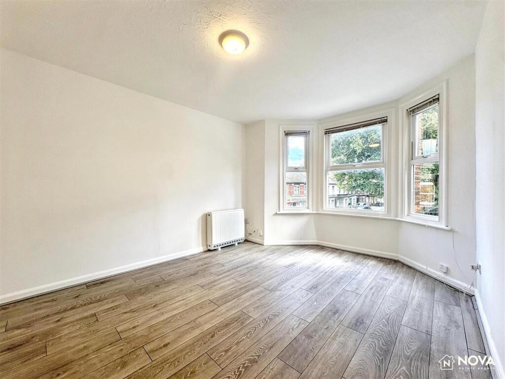 Apartment in Luton - View 2