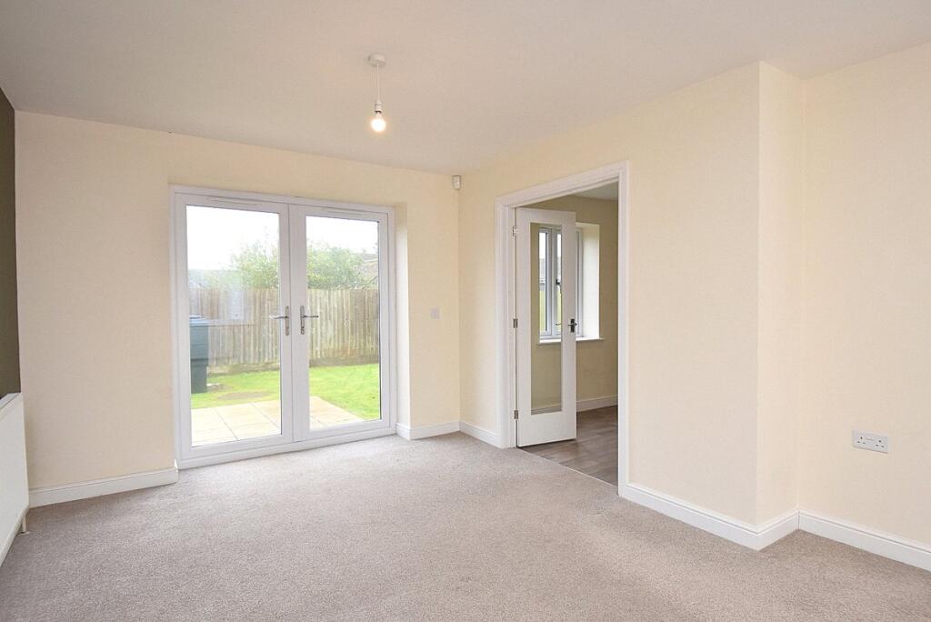 Collingham Close, Templecombe, BA8 photo 3