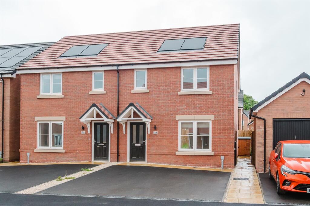 Main image of property: Blagden Way, Hucknall, NG15