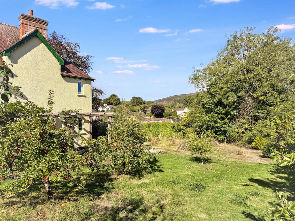 House in Taunton - View 4