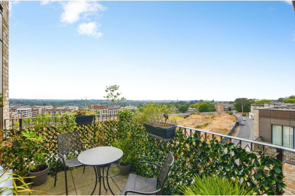 Apartment in London - More