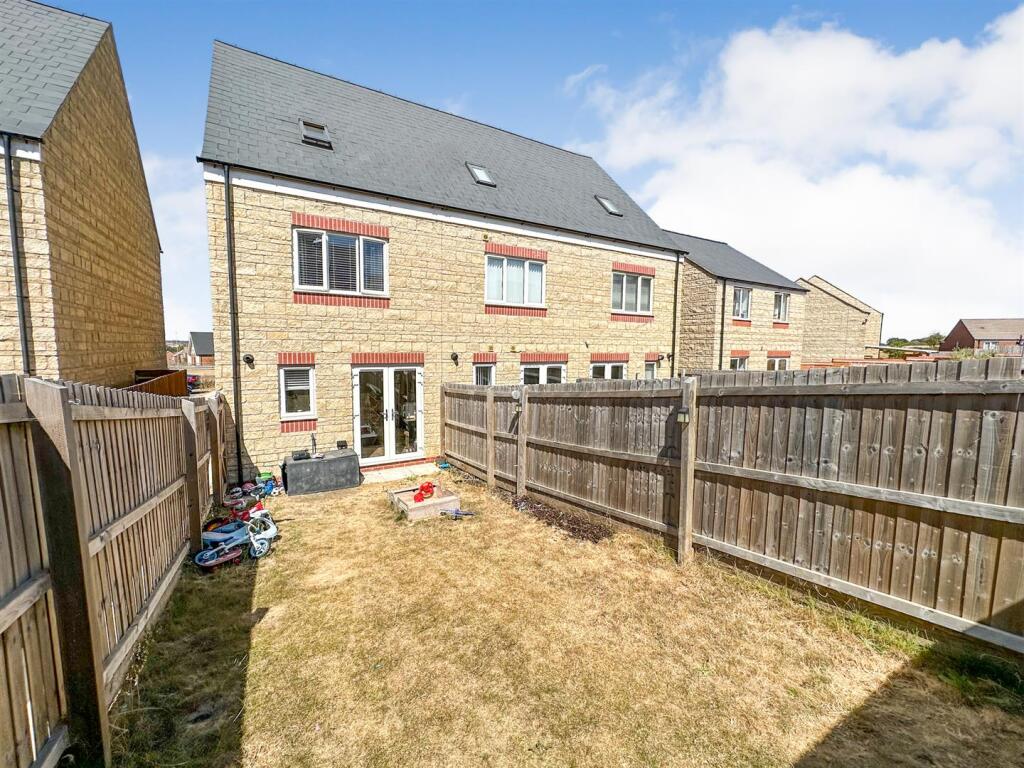 House in Northampton - View 4